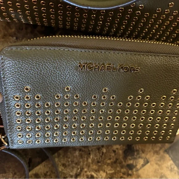 Michael Kors Olive Green Studded Women's Bag Set - Picture 4 of 5